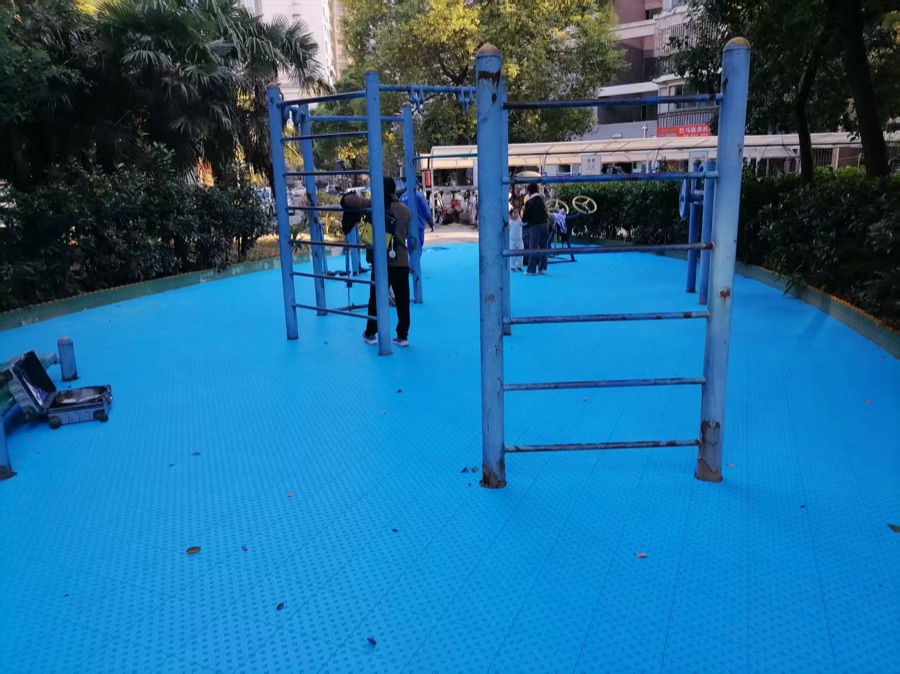南京小区户外健身区防滑地板